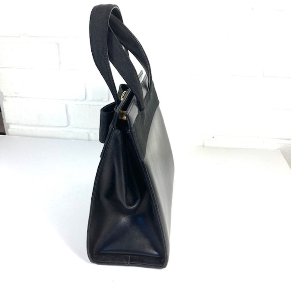 Vintage 1970s/80s Salvatore Ferragamo bow bag made of glove hand top leather - Picture 5 of 10